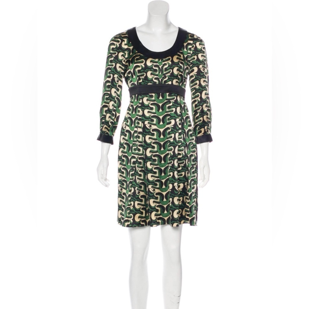 Diane von Furstenberg Dress Silk Steffi DVF Gaudi Wave Print Long Sleeve Size 2